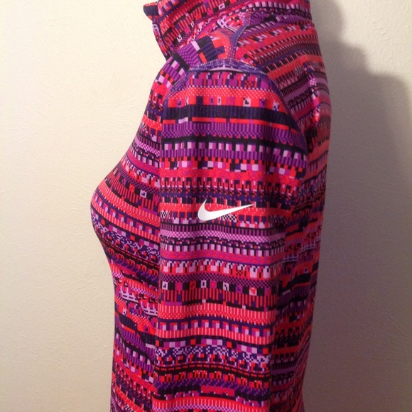 Nike pro multicolor workout jacket😍 - Picture 3 of 5